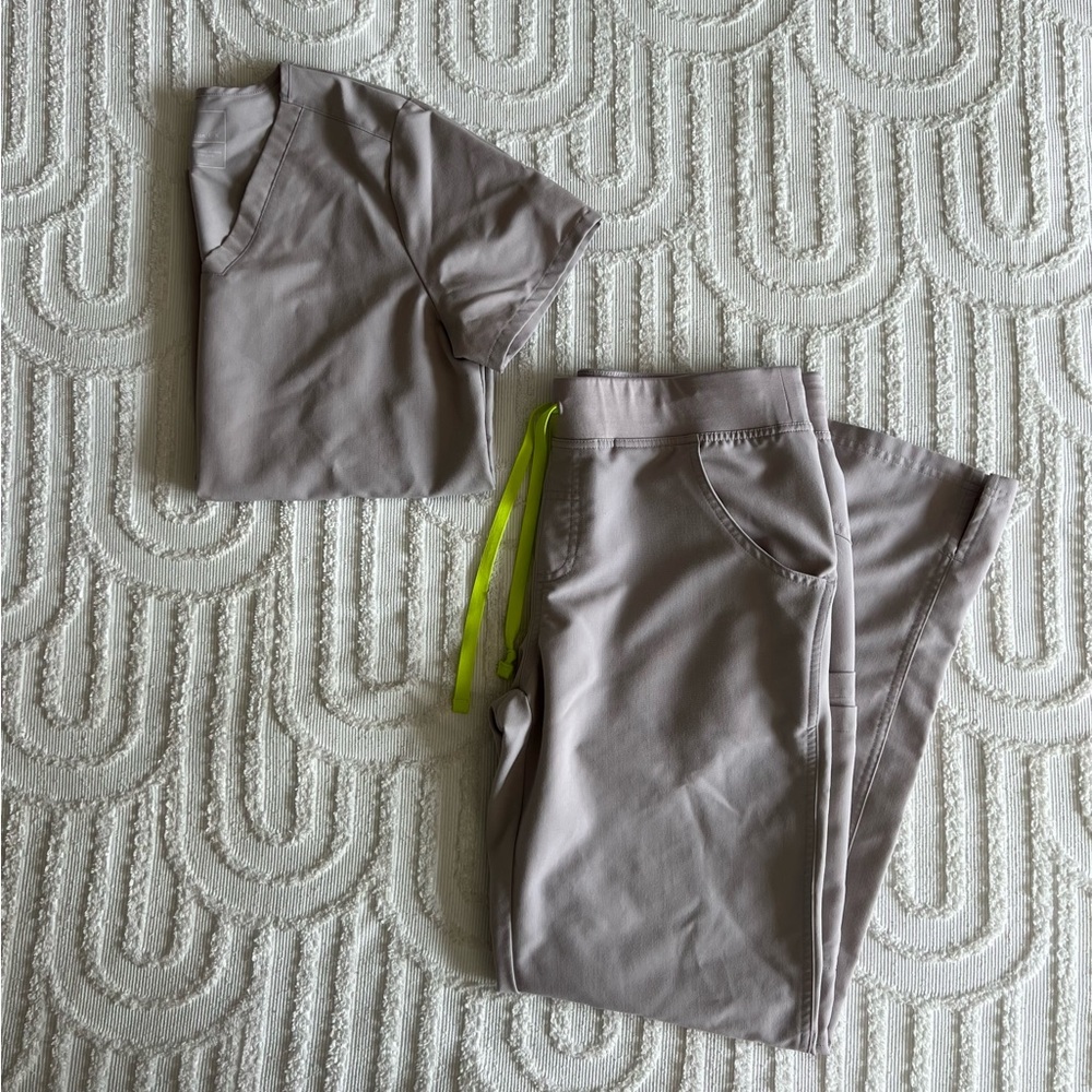 Figs Scrub Set